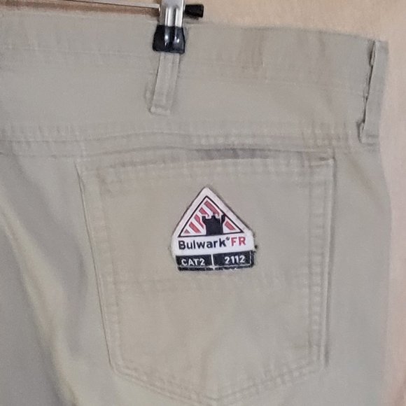 Bulwark 42/32 Flame Resistant Work Pants - Picture 8 of 8